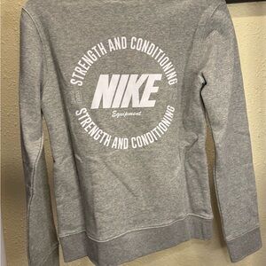 Nike Heather Gray Crewneck Sweatshirt Size X-Small New With Tags 🏷️